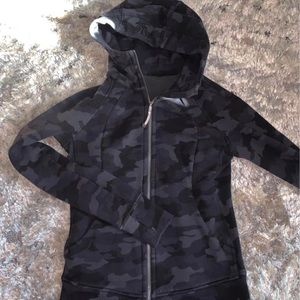 LULULEMON Scuba Zip Up